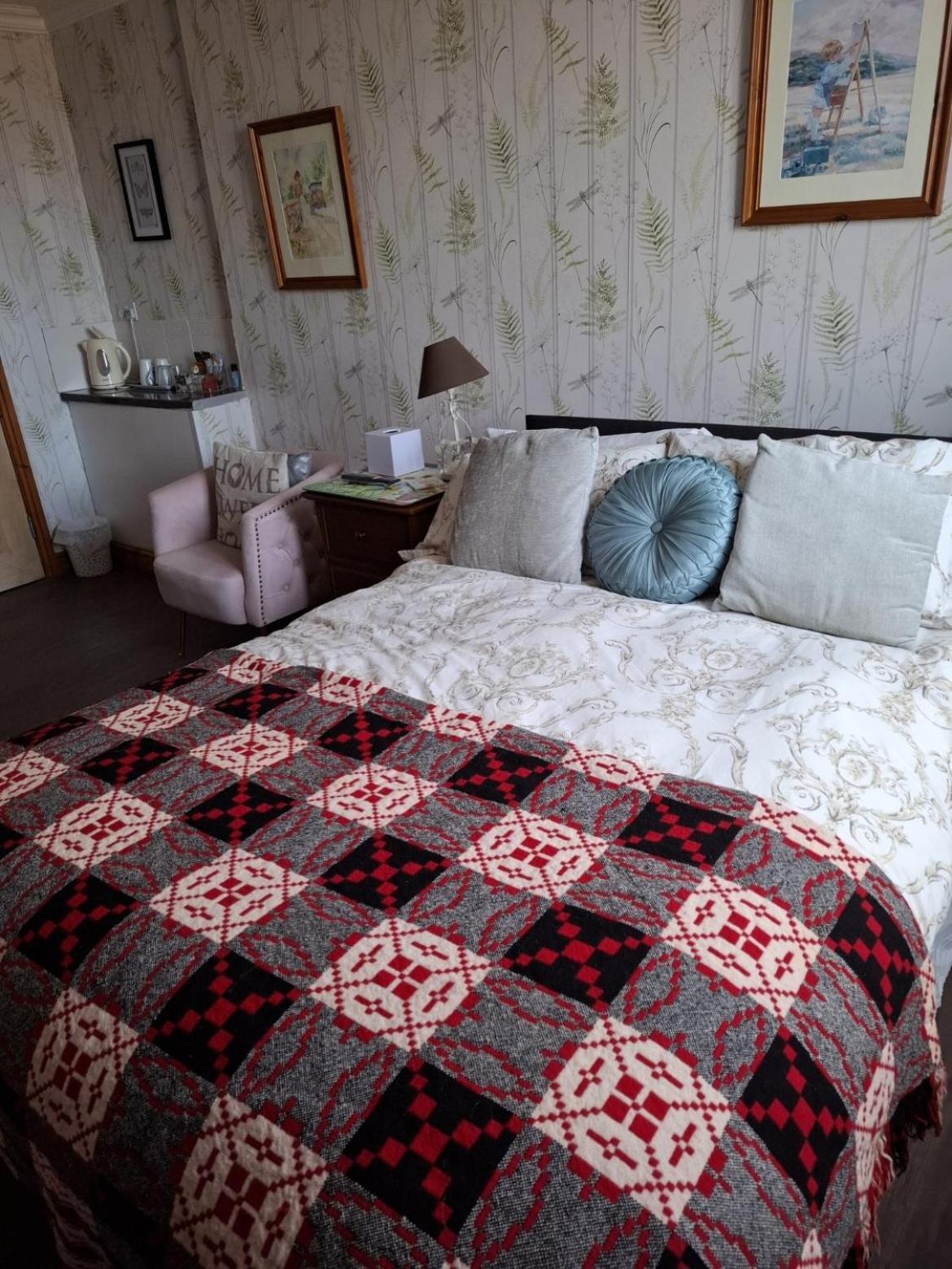 Sportsmans Lodge Bed And Breakfast Amlwch Стая снимка