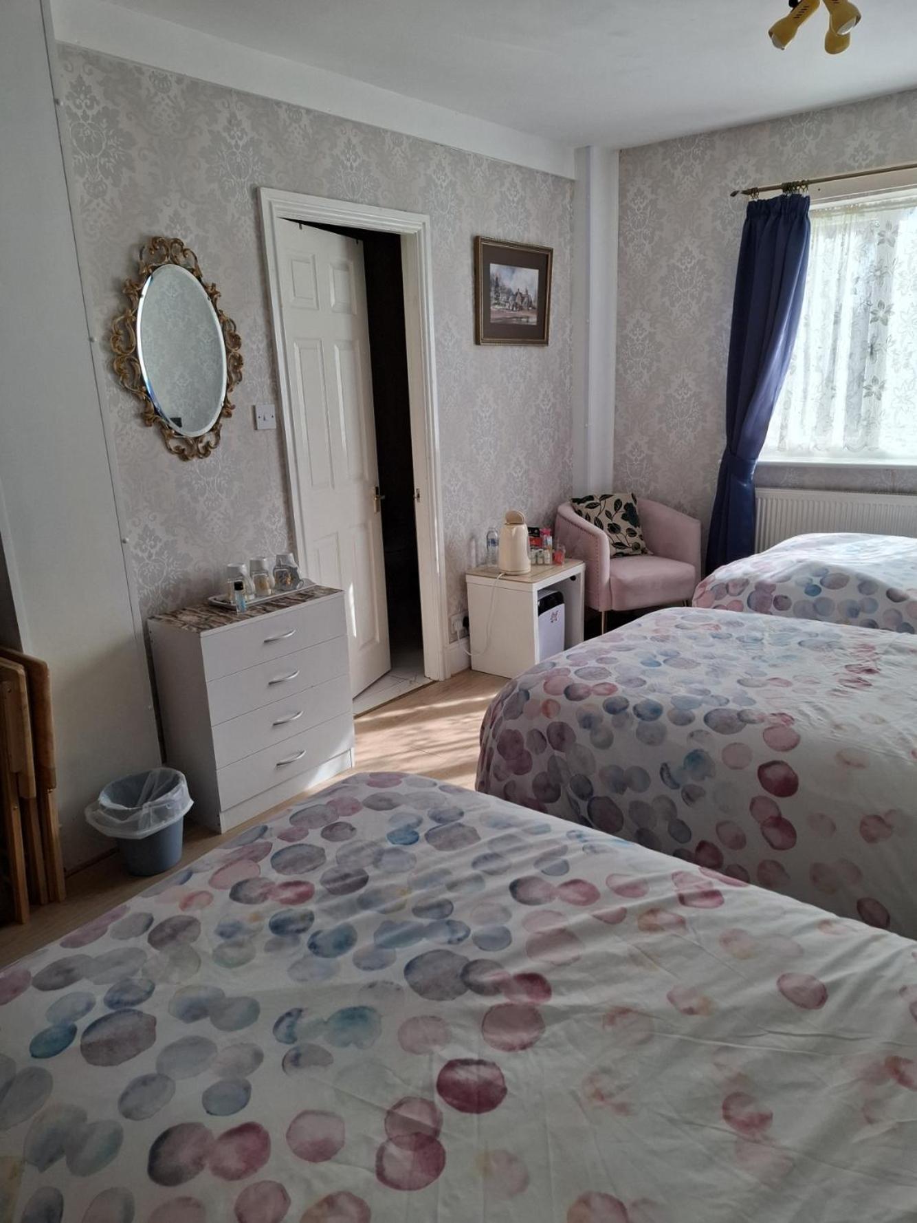 Sportsmans Lodge Bed And Breakfast Amlwch Стая снимка